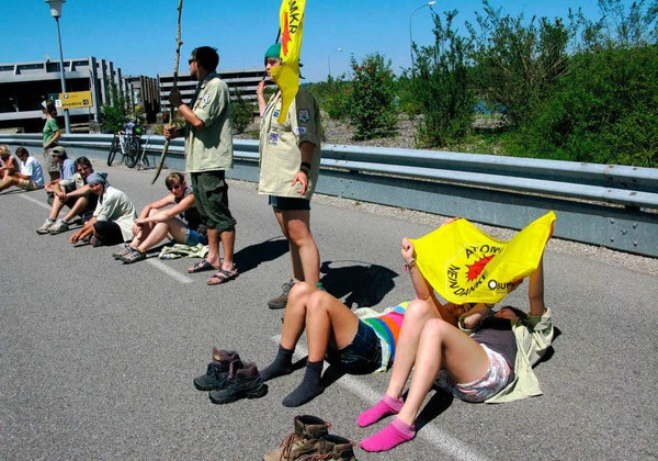 Menschenkette, 26.06.2011 - Foto: Klaus Schramm - Creative-Commons-Lizenz Namensnennung Nicht-Kommerziell 3.0